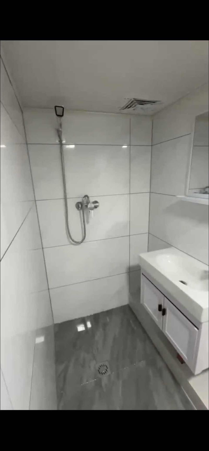 玫瑰园小区车库